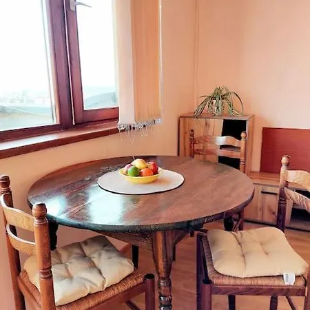 Cozy With View, Wi-fi & Parking דירה