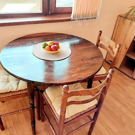Cozy With View, Wi-fi & Parking דירה